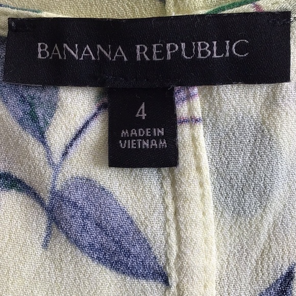 Banana Republic yellow print short sleeved flowy rayon crepe wrap dress size 4. - Picture 7 of 9